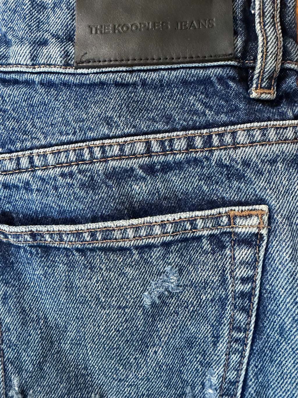 Short en Jean Vintage "The Kooples" Bleu Délavé avec Piercing et Effet Destroy