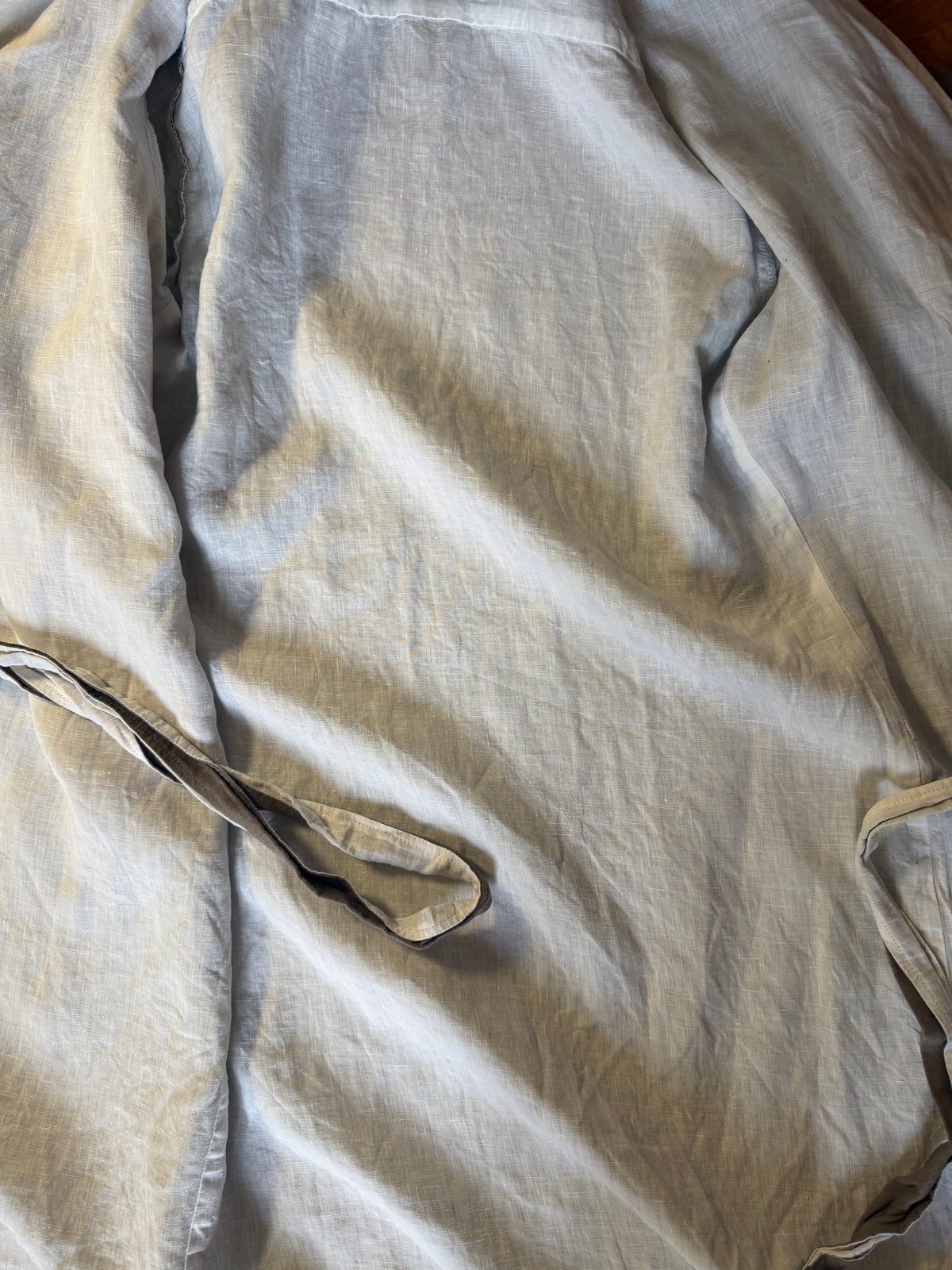 Robe Portefeuille Vintage en Pur Lin "Max Mara" Taupe et Blanc, Made in Italy